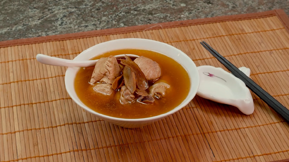 Black Sesame Oil Chicken Soup 麻油雞湯 ChiaChia's Queendom