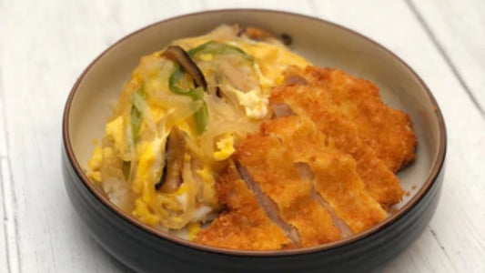 KatsuDon  (カツ丼) - Japanese Fried Pork Cutlet with Egg Sauce Over Rice 日式豬排丼